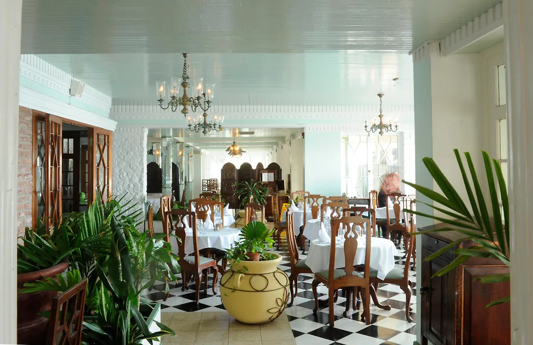 Shaw Park Beach Hotel & Spa-1