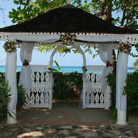 Shaw Park Beach Hotel & Spa-3